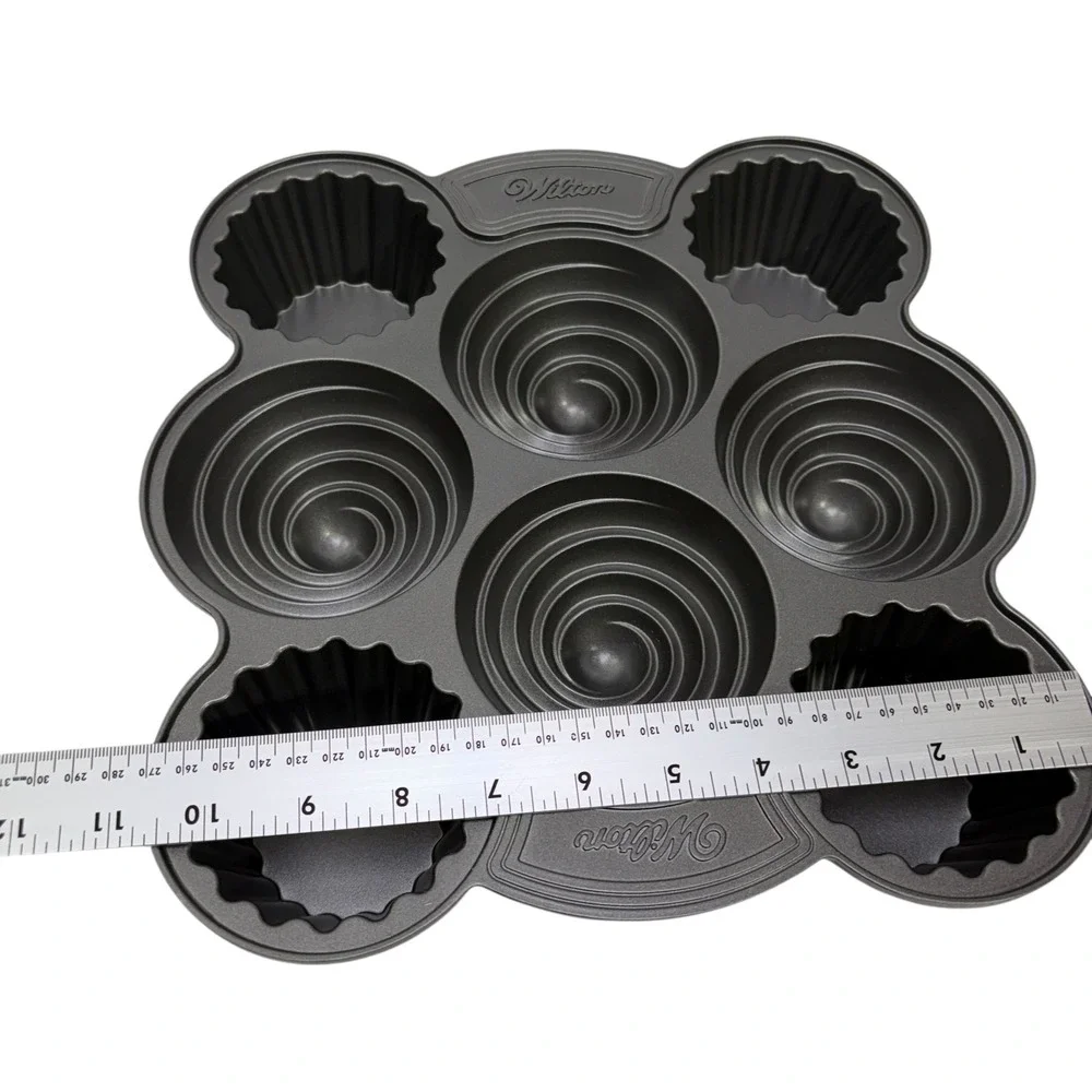 Wilton 8 Cavity Non-Stick Swirl and Fluted Muffin Cupcake Pan Gray Steel NEW